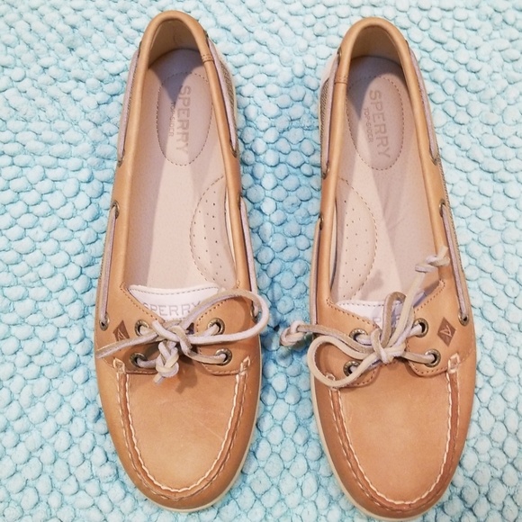 Sperry Shoes - NWT Sperry Topsider boat shoes